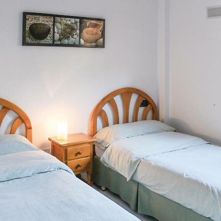 1 Bedroom Gorgeous Apartment In רוחאלס מראה חיצוני תמונה