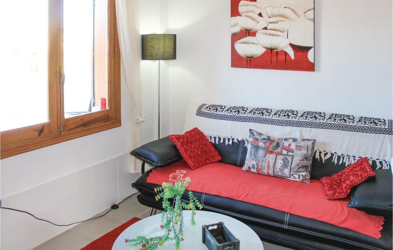 1 Bedroom Gorgeous Apartment In רוחאלס מראה חיצוני תמונה