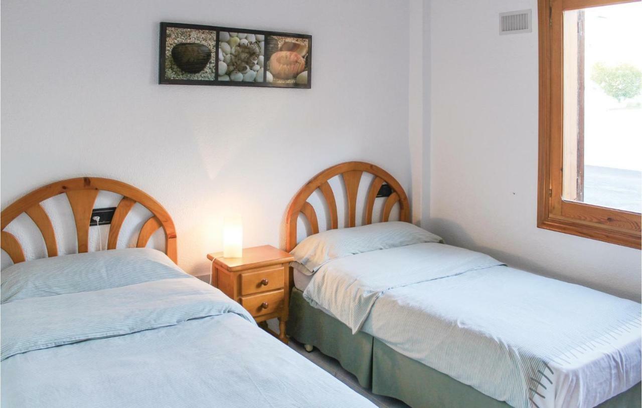 1 Bedroom Gorgeous Apartment In רוחאלס מראה חיצוני תמונה