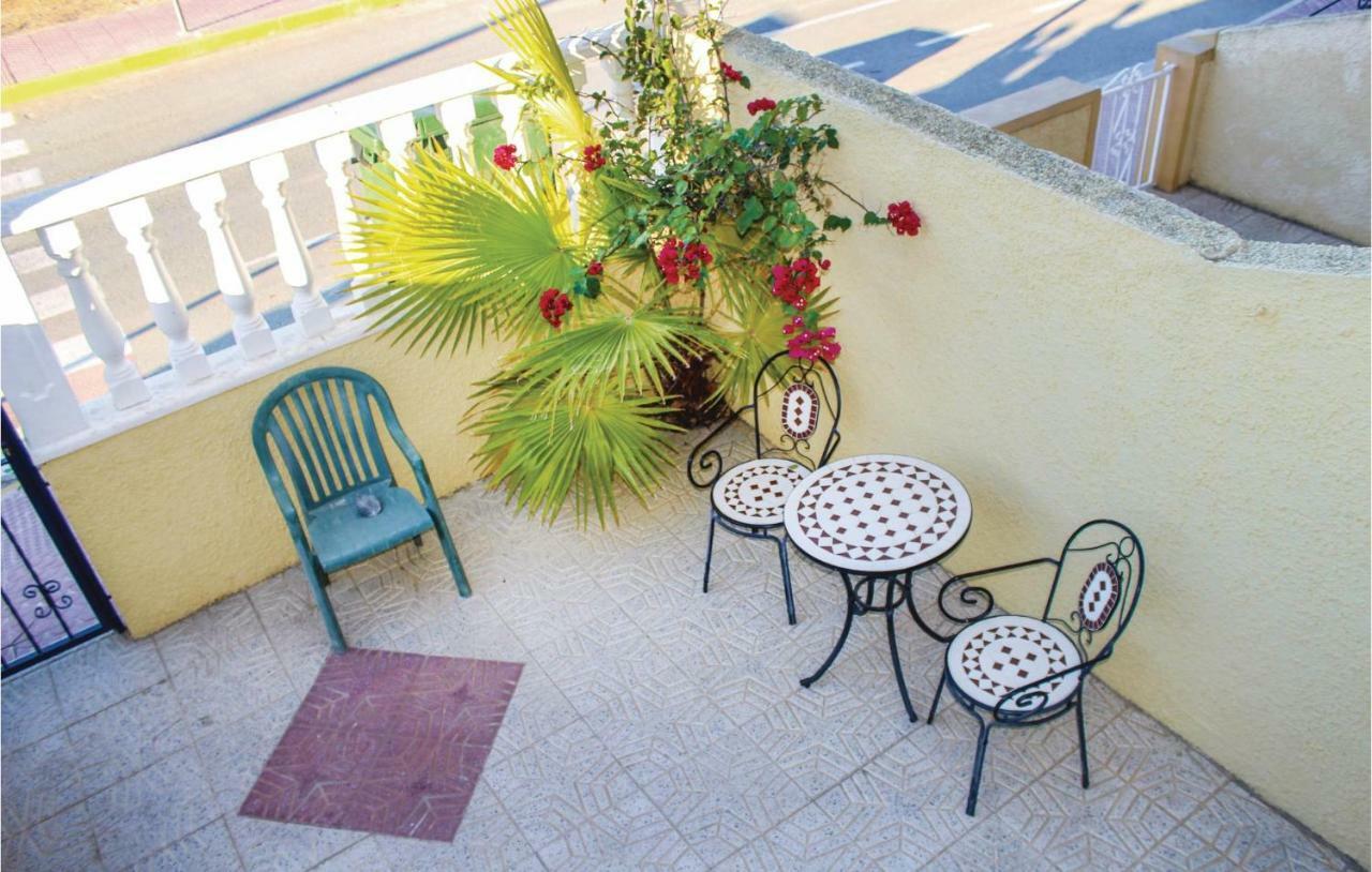 1 Bedroom Gorgeous Apartment In רוחאלס מראה חיצוני תמונה